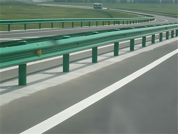 湖州高速护栏板守护安全广泛应用于多个行业